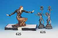 Skulptur, Frankreich, 30er Jahre, Art-Deco, Spritzguß schwarz und goldfarben gefaßt, Händeund Kopf elfenbeinfarbener Kunststoff, Marmor-sockel, ...