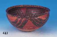 Schale, China, ca. 2000 Jahre v.Chr., rötliche Tonware mit geometrischem Dekor in dunkelbrauner Bemalung, selten, D. 23 cm, H. 11 cm