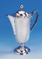 Kanne, 800er Silber, Hanau, reines Art-Deco, Meistermarke Wilhelm Weinrank, mit Stand- fuß, ca. 430 g, H ca. 22 cm, Deckel mit Schar-nier