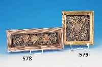 Eingericht mit Reliquie, süddeutsch, 19. Jh., mit Stoff- und Papierblumen, ca. 30 x 8 cm