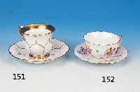 TASSE MIT UNTERTASSE, MEISSEN, UM 1860-70, PORZELLAN, 1. WAHL, GOLDDEKOR, LEICHT BERIEBENH. CA. 7.5 CM AM UNTEREN RAND BEST.