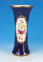 Vase, Meissen, um 1860-70, 1. Wahl, Porzel- lan, kobaltblau glasiert, in zwei goldge- rahmten Kartuschen feine bunte Blumenmalerei, H. ca. 24.5 ...