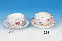TASSE MIT UNTERTASSE, MEISSEN, UM 1870-80, PORZELLAN, 1. WAHL, REICH BUNT BEMALT MIT KLEINEN BLUMENBOUQUETS UND INSEKTEN, GOLDSTAF-FAGE, H. CA. ...