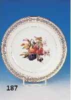 Teller, Meissen, um 1870-80, 1. Wahl, Por- zellan, Rand in Durchbrucharbeit mit Vergiß- meinnichtblüten, mittig sehr feine bunte Ma- lerei ...