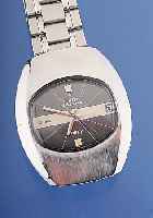 ZENITH Herrenarmbanduhr Modell Defy, Ref.-Nr14/2-011010290, Schweiz um 1976, Edelstahl, Edelstahlband, Automatik m. Zentralsek. u. Datum, 23 ...