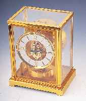JAEGER LE COULTRE Tischuhr Modell Atmos im Orig.-Transportkasten, 5-seitig vergl., Me- tallanteil hartverg., Kurztest intakt, 15 St.,Werk-Nr. ...