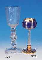 Pokalglas, Böhmen, um 1900, farbloses Glas, blaue Kartuschen, Goldmalerei,Höhe: 19,5 cm