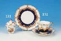 GEDECK, MEISSEN, 2.HäLFTE 20. JH., PORZELLAN, 2. WAHL, Z.T. KOBALTBLAUER FOND, GOLDSTAFFAGE, TELLERDM. 19.5 CM, AM HENKEL L. REST.