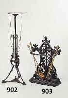 Blumentisch, Frankreich, um 1890, Gußeisen, mit aufgelegter weißer Marmorplatte,110cm, D. 50 cm Marmorplatte geklebt