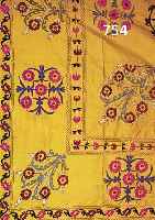 SUSANI-STICKEREI, TURKMENISTAN, SAFRANGELBESBAUMWOLLGRUNDGEWEBE MIT REICHER FLORALER FLACHSTICHSTICKEREI, EHEMALS WANDBEHANG, CA. 219 X 221 CM