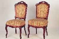 Vier Stühle, Barockstil, um 1860, restaurierungsbedürftig, Mahagoni massiv, geschnitzt, elegante Form,,H.95 cm, Sh.47cm