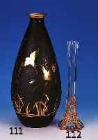 Groáe Vase, deutsch, Anfang 30er Jahre, Rauchglas mit reicher Fluss„tzung, geschnitte-ner Dekor von auffliegenden G„nsen vergoldet, H. ca. ...