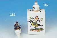 GROßE TEEDOSE, UM 1900/20, PORZELLAN, BEIDSEITIGER VOGELDEKOR MIT GROßEN INSEKTEN, (1 X ZWEI U. 1 X DREI VöGEL), HAND- BEMALT, ...