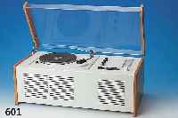 KOMBIGERäT SCHALLPLATTENSPIELER UND RADIO, BRAUN, 1963, HELLGRAU LACKIERTES METALL UND HOLZ, FUNKTIONSFäHIG, ERSTES KOMBIGERäT, MEHRFACH ...