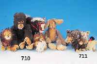 Konvolut aus fünf Steiff-Tieren, 60er/70er Jahre, zwei Pinguine, sitzender Affe, Wildschwein Dalle, sitzende Katze, versch. Grössen, ...
