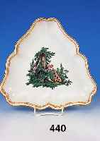 Schale, Meissen, um 1774 - 1814, Porzellan, Marcolinizeit, mittig sehr feine Bemalung, Watteauszene, verliebtes Paar m. zwei Schafen,reiche ...