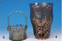 Henkelk”rbchen, ™sterreich, L”tz, um 1890, hellgrnes Glas mit vielfach gekniffenem Rand,Goldmalerei, lstriert, H. ca. 17 cm