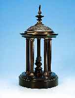 Schreibtischaufsatz, England, um 1890-1900, schwarzer Marmor und Bronze, Darst. einer Büste in klassizistischem Tempel, H. ca. 28cm,leicht best.