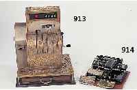 Registrierkasse, deutsch, Marke National, um 1900, reich verziertes Weissmetallgehäuse, für den polnischen Markt hergestellt, daher Angabe in ...