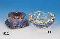 Butterdose, deutsch um 1900, Jugendstil, Metall versilbert, z.T. rot, blau und grün in Cloisonne-Technik emailliert, Glas sek., H. ca. 9 cm