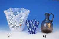 Karaffe, Daum, Nancy, um 30er Jahre, rauch- farbenes Glas, mit Goldbemalung, H. 19.5 cm, signiert