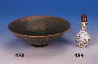 Snuff-Bottle, China, 2. H„lfte 19. Jh., Email, sog. Kantonemail, Figurendarstellung, H. 10.5 cm, min. Altersspuren