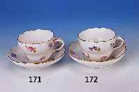 Tasse mit Untertasse, Meissen, um 1890, Por-zellan, Streublmchendekor, Goldrand, 1. Wahl,H. 7 cm