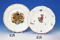Teller, Meissen, um 1740 Porzellan, in der Art von Klinge bemalt, Blumen und Insektendekor mit Schatten, Goldrand, ...