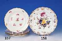Teller, Meissen um 1880/90, Porzellan, 2. Wahl, Blumenbouquet, Goldstaffage, l. berieben, D. 22 cm