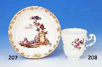 Tasse, ohne Untertasse, Meissen, um 1750 Porzellan, Blumenmalerei, oberer Rand im Korbmusterdekor, H. ca. 6.8 cm