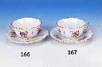 Tasse mit Untertasse, Meissen, um 1890 Porzellan, 1. Wahl, kl. Blumengebinde mit Insekten, Goldrand, H. 5 cm