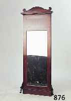 Wandspiegel, Dänemark, um 1850, Mahagoni- furnier gespiegelt, auf Weichholz, Fadenin- tarsien, ca. 146 x 55 cm, Spiegelglas sek.