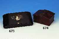 Schmuckk„stchen, China, um 1900, Lacktechnik auf Holzkorpus, verziert, zwei kl.Deckelchen, ein Schubl„dchen, min. best., ca. 10,5 x ...