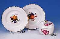 Zwei Teller, Meissen, um 1860/70, Porzellan,bunte Bemalung von Obst u. Blumen, Goldr„nder,D. ca. 20 cm