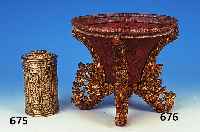 Deckeldose, Indonesien, um 1900, Messing, reich verziert, H. 14.5 cm