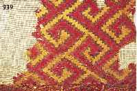 TEXTILFRAGMENT, PERU, 11.-12. JH. N. CHR., GEOMETRISCHES MUSTER IN ROT, GELB UND BRAUN, MIT RANDBORDüRE, CA. 52 X 75 CM