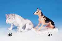 Porzellanfigur, Heubach Lichte, um 1920, Hundedarstellung bemalt, 15 x 22 cm, Glasur l. krakeliert