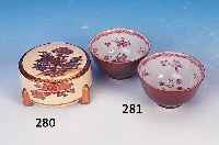 Deckeldose, Japan, Satsuma, um 1910, Steingut, Blumenbemalung, Goldstaffage, D. 9 cm