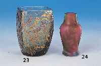 Miniaturvase, Frankreich, sign. E.Gall‚ Nancy,um 1885-90, grnes Glas, geschnitten und ge„tzt, florales Relief goldgeh”ht, H. ca. 4,5cm