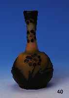Vase, Frankreich, sign. Gall‚, um 1920, Schichtglas mit grnen Einpuderungen, dunkel- braun berfangen, geschnitten und geschliffen,floraler ...