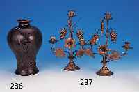 VASE, DEUTSCH, WMF, 30ER JAHRE, BRONZEKORPUSMIT STILISIERT-FLORALEM DEKOR, LEICHT VERBEULTH. CA. 29 CM