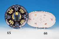 Zierteller, Villeroy & Boch, um 1900, bunte Bemalung nach Vorbild des 16. Jh., abstrakter Dekor, mittig zwei Putti mit Wappen, D. ca. 22,5 cm, ...