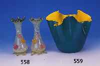 Vasenpaar, B”hmen, um 1890, farbloses Glas, optisch geblasen, partiell grn eingef„rbt, Streifendekor, applizierte Glasblumen, H. ca. 25 cm, ...