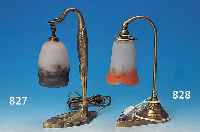 Tischlampe, Frankreich, um 1910-20, Messinggussfuss in Form eines stil. Kranichs, Schirm pate-de-verre, sign. Degué mit violet- te und ...