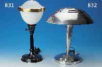 Tischlampe, deutsch, 30er Jahre, Metall verchromt, Elektr. nicht geprüft, leicht verbeult, H. ca. 41 cm