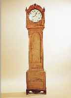 STANDUHR, ENGLAND, UM 1820/30, MARKETIERTES HOLZGEHäUSE MIT BANDINTARSIEN, SOCKEL MIT SPANNUNGSRIß, IN ABGESCHRäGTEN ECKEN MIT ...