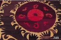 WANDTEPPICH, TURKMENISTAN, KERPOSSTICKEREI, STICKEREI üBER 100 JAHRE ALT, SEK. MIT AUF- HäNGUNG ALS GARDINE VERSEHEN, CA. 320 X 470CM,AM OBEREN ...
