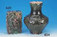 Schöne Balustervase, Han-Dynastie 206 v. - 220n. Chr., China, ein sog. Hu aus rötlicher hartgebrannter Keramik mit grüner Bleiglasur, der ...