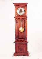 Standuhr, Kienzle, um 1910/20, helles Eichengehäuse, Jugendstil mit zeittyp. Schnitzarbeiten, Schwungbereich des Pendels inoffener ...