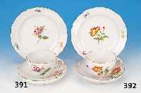 KAFFEEGEDECK, MEISSEN, 2. HäLFTE 20. JH., 2. WAHL, PORZELLAN, BLUME I, GOLDRAND, BEMALT BEST. AUS TASSE MIT UNTERTASSE UND DESSERT- TELLER, D. ...